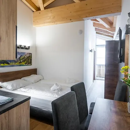 Alpenparks Hotel & Apartment Alpendorf-3